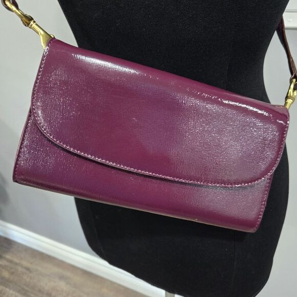🐢 Nordstrom Curved Day Clutch Burgundy - Picture 1 of 14